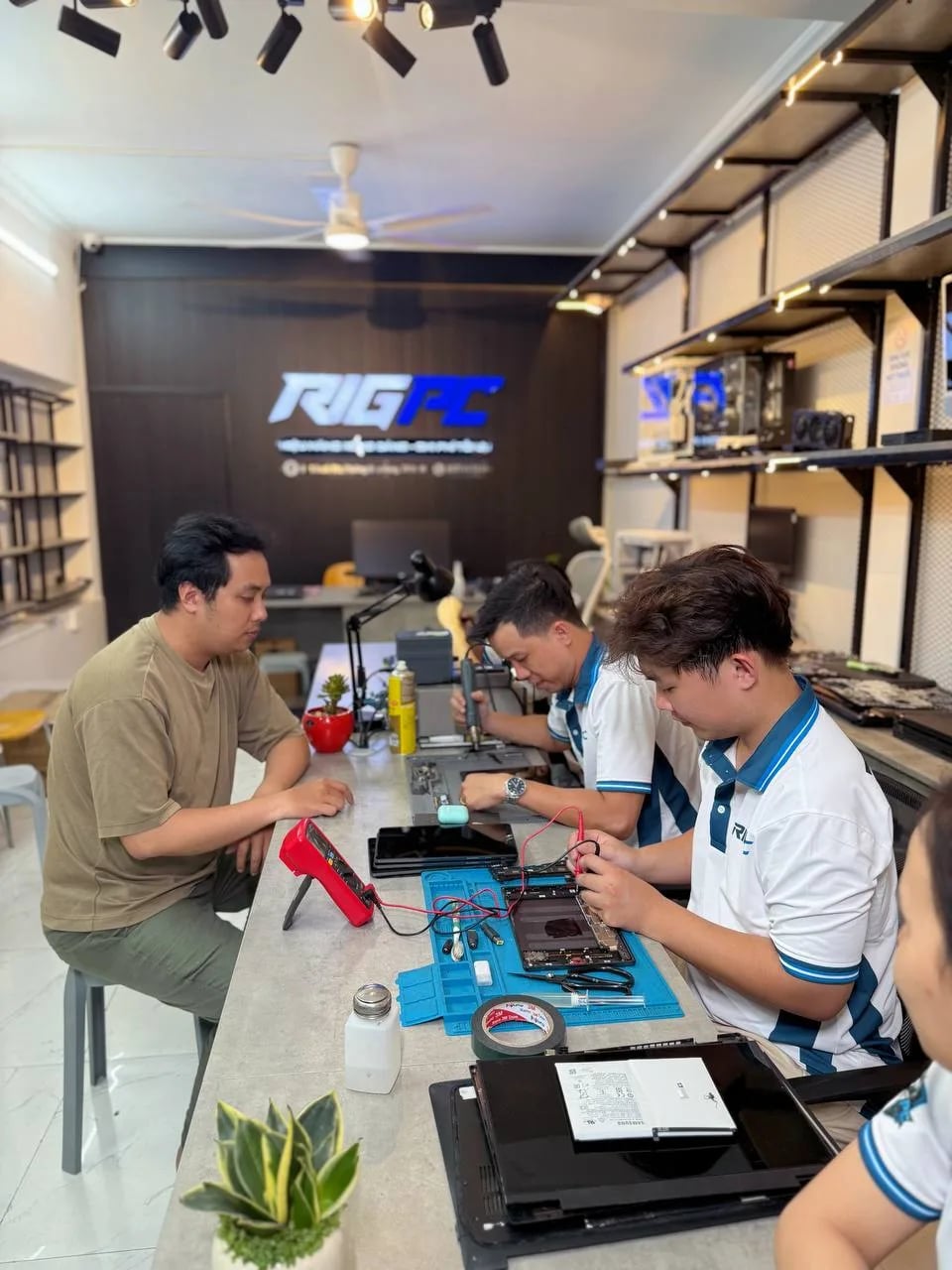 Showroom RIGPC — showroom RIGPC TP.HCM